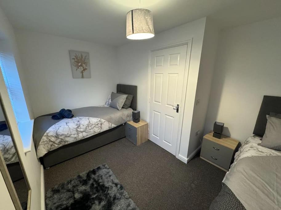 Modern Townhouse - 3 Bed 2.5 Bath 2 Private Gated Parking Βίλα Wellingborough Εξωτερικό φωτογραφία