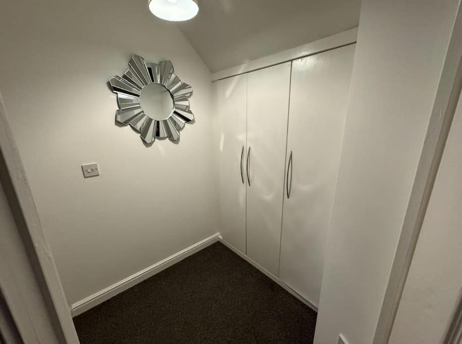 Modern Townhouse - 3 Bed 2.5 Bath 2 Private Gated Parking Βίλα Wellingborough Εξωτερικό φωτογραφία