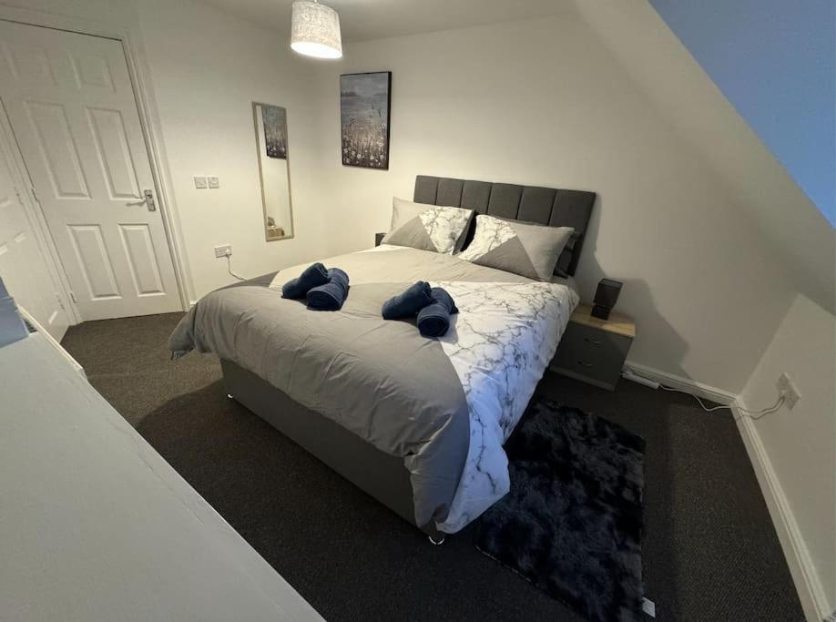 Modern Townhouse - 3 Bed 2.5 Bath 2 Private Gated Parking Βίλα Wellingborough Εξωτερικό φωτογραφία